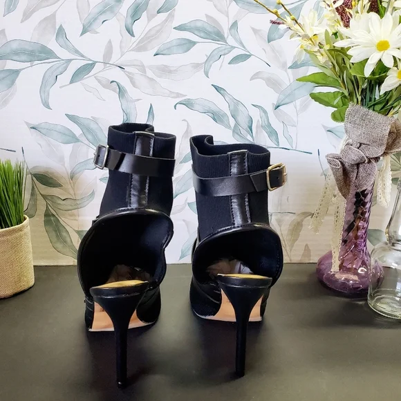 NICOLE MILLER | Boomer Strappy Peep Toe Heel sz 8 - Picture 3 of 7